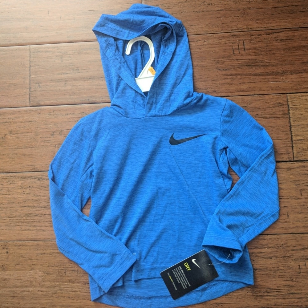 Nike hooded long sleeve shirt